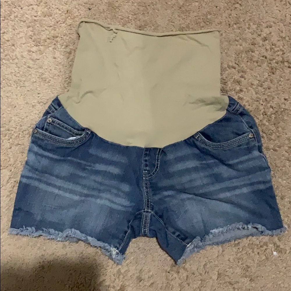 Maternity denim cut off shorts